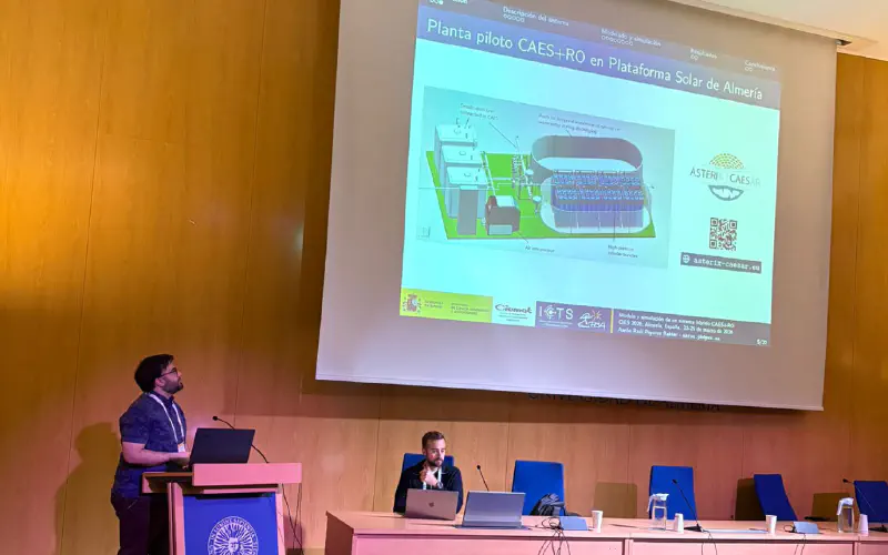 Aarón Poyatos Bakker presenting at CIES2026